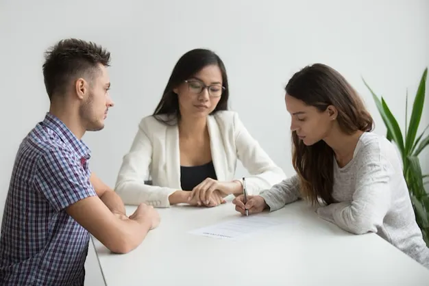 Advogada em atendimento no escritório